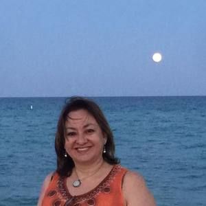 Meet your Posher, Raquel